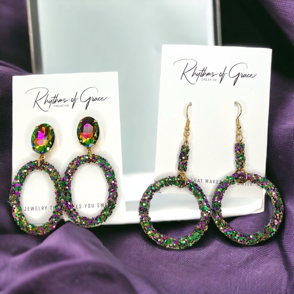 Sparkle and Shine: Dazzling Mardi Gras Dangle Earrings in Royal Colors! NWT